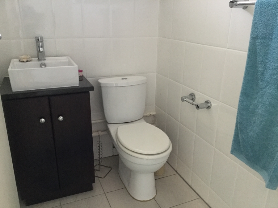 To Let 2 Bedroom Property for Rent in Summerstrand Eastern Cape